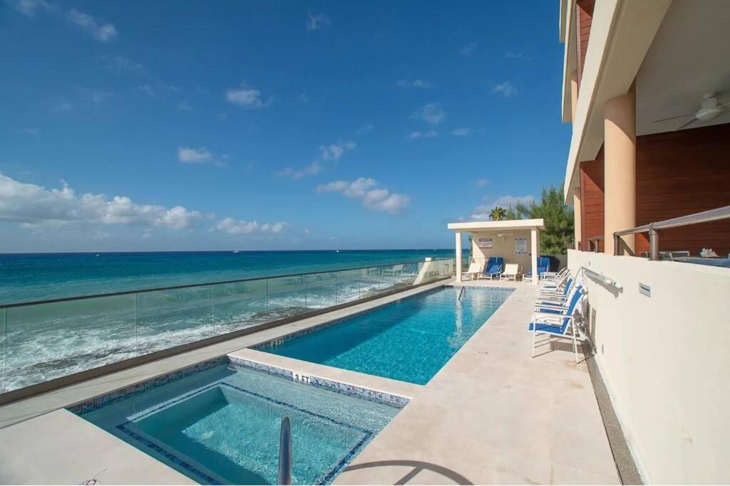 Luxury Ocean Front Seadreams 2 With 7 Mile Beach Views West Bay Exterior foto