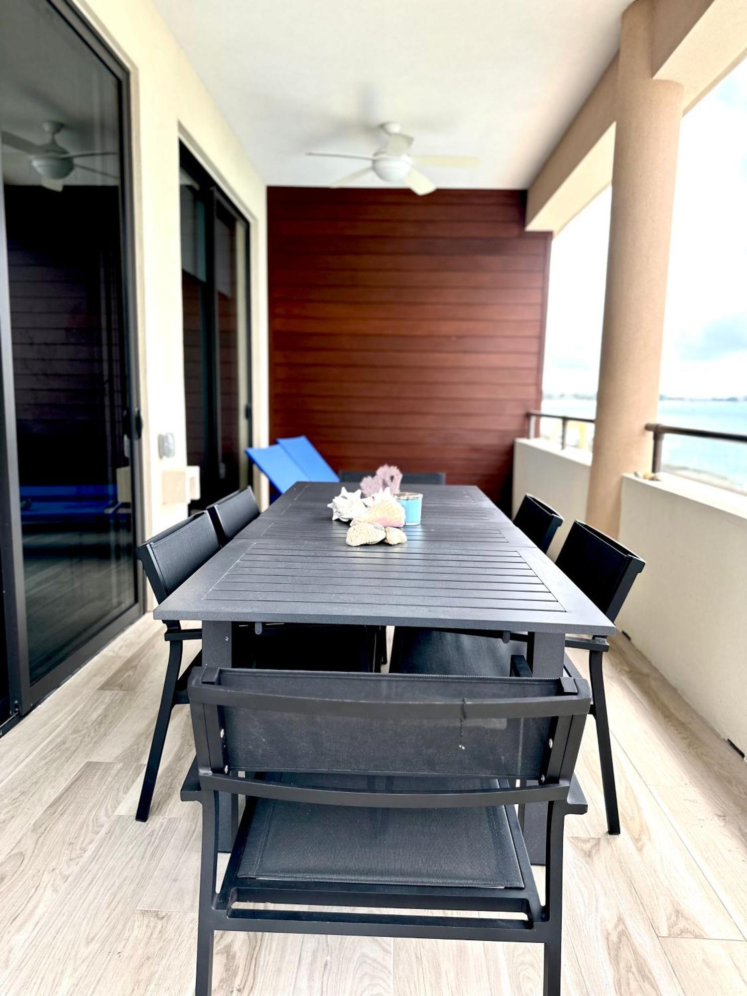 Luxury Ocean Front Seadreams 2 With 7 Mile Beach Views West Bay Exterior foto