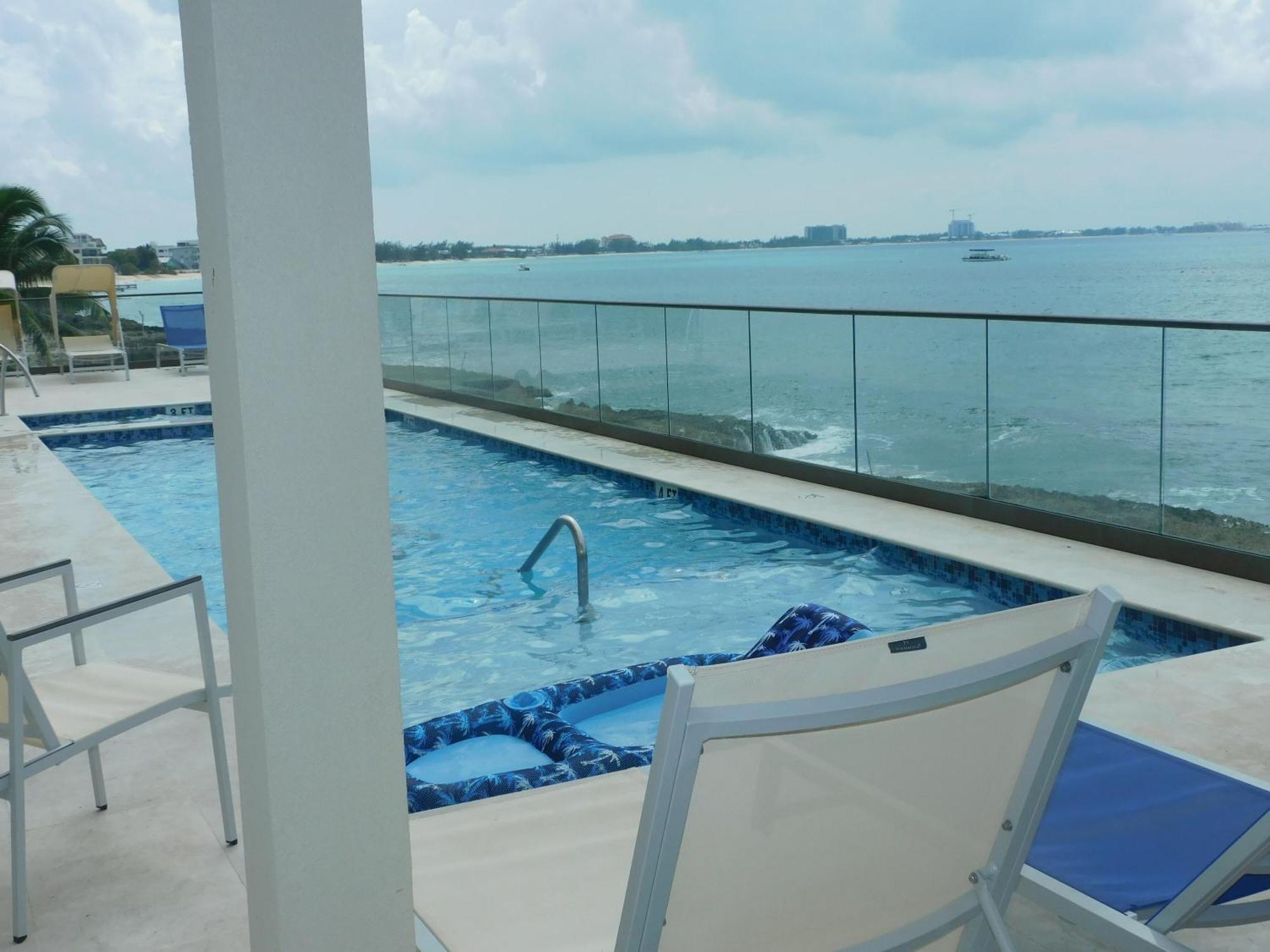 Luxury Ocean Front Seadreams 2 With 7 Mile Beach Views West Bay Exterior foto