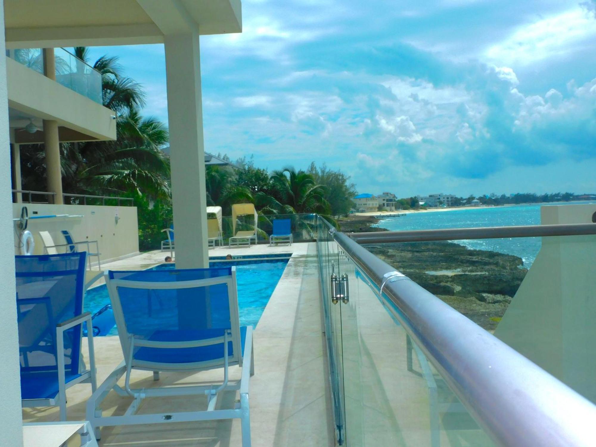 Luxury Ocean Front Seadreams 2 With 7 Mile Beach Views West Bay Exterior foto